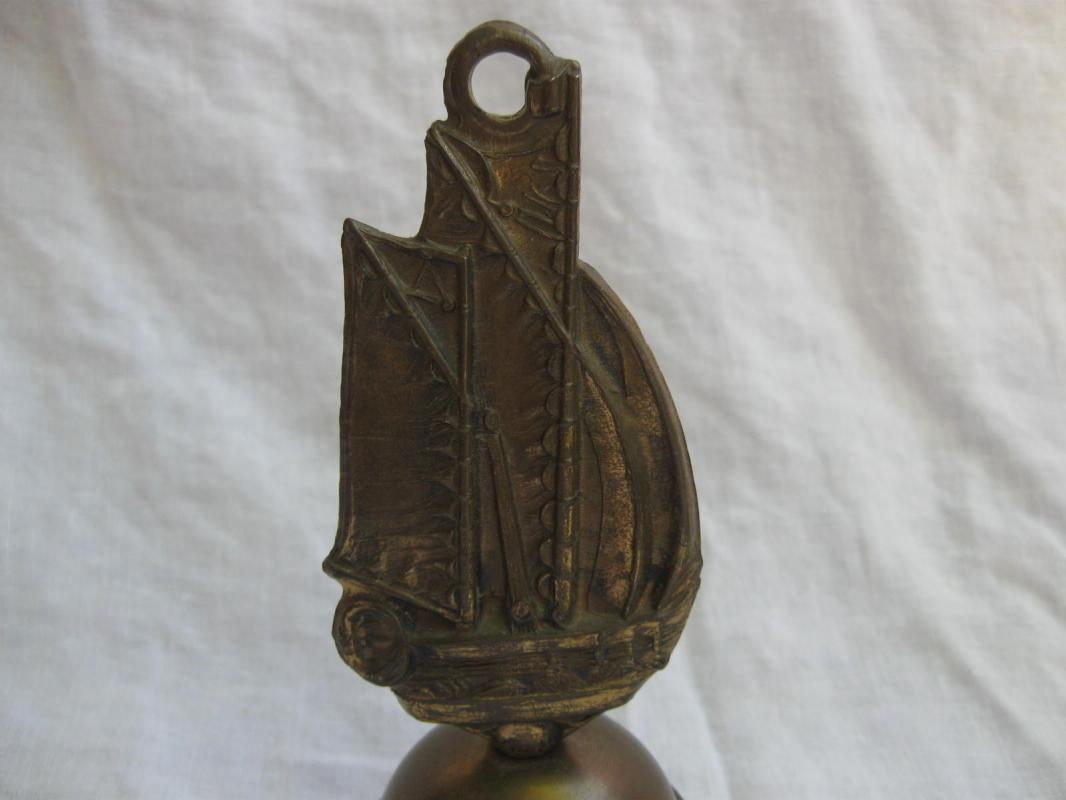 Tall Ship Kitchen Silent Butler Crumb Broom Brass Metalware
