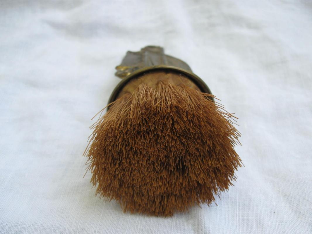 Tall Ship Kitchen Silent Butler Crumb Broom Brass Metalware