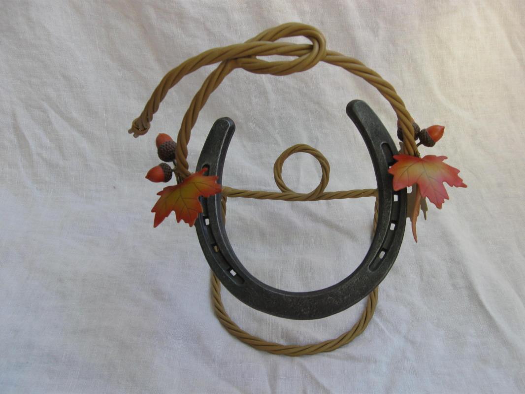 Fancy Metal Horseshoe Wine or Bottle Holder Rack Western Acorns Oak Leaves Rope