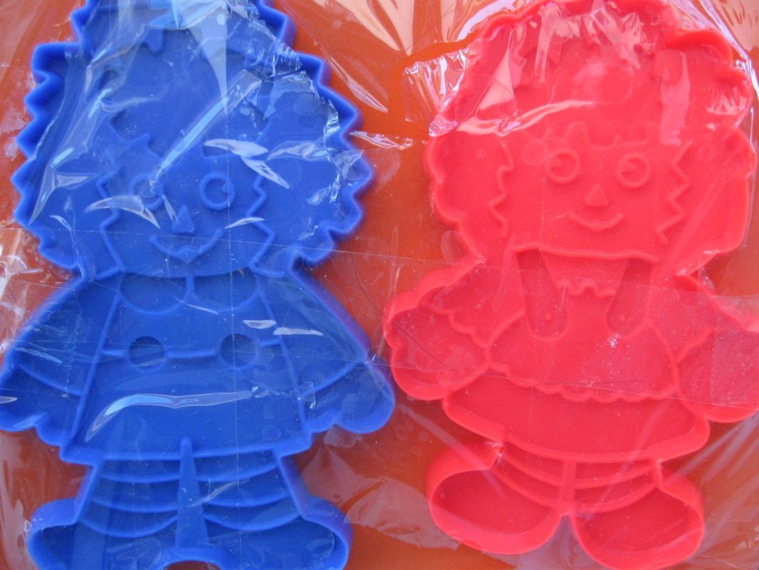 New Vintage Hallmark Raggedy Ann & Raggedy Andy Cookie Cutters In Original Package