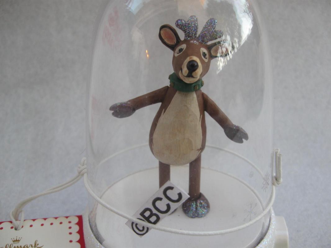 Hallmark Happy Tapper Reindeer Tabletop Display Magic Movement & Music