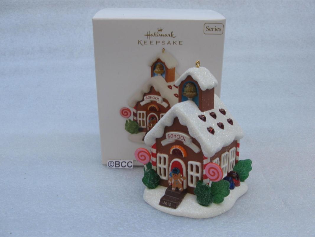 Hallmark 2012 Schoolhouse 7th In Noelville Series Gingerbread With Magic Light