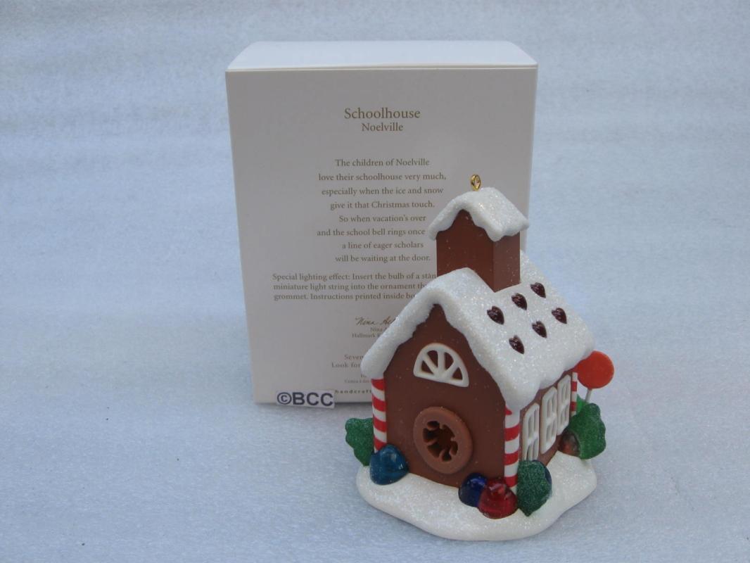 Hallmark 2012 Schoolhouse 7th In Noelville Series Gingerbread With Magic Light