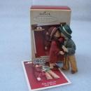 Hallmark 2005 The Kiss Love & Romance Christmas Ornament Valentines Day