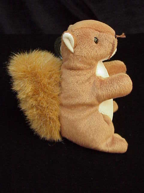 Ty NUTS THE SQUIRREL Beanie Baby