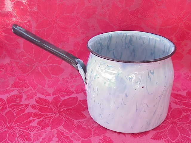 Vintage Snow On The Mountain Blue & White Enamelware Swirl Pot