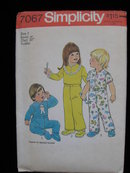 Simplicity 7067 Toddlers' Pajamas With Applique Transfer 1970's Sewing Pattern