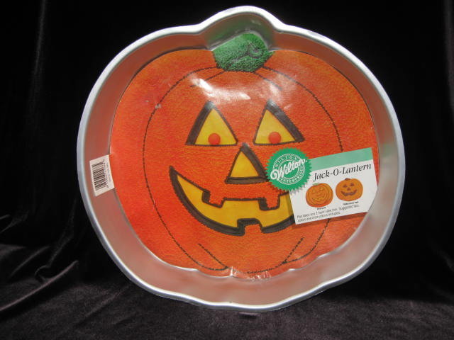 Wilton Pumpkin Jack O Lantern JOL Cake Pan