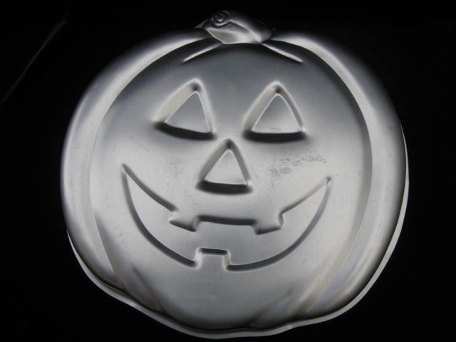 Wilton Pumpkin Jack O Lantern JOL Cake Pan
