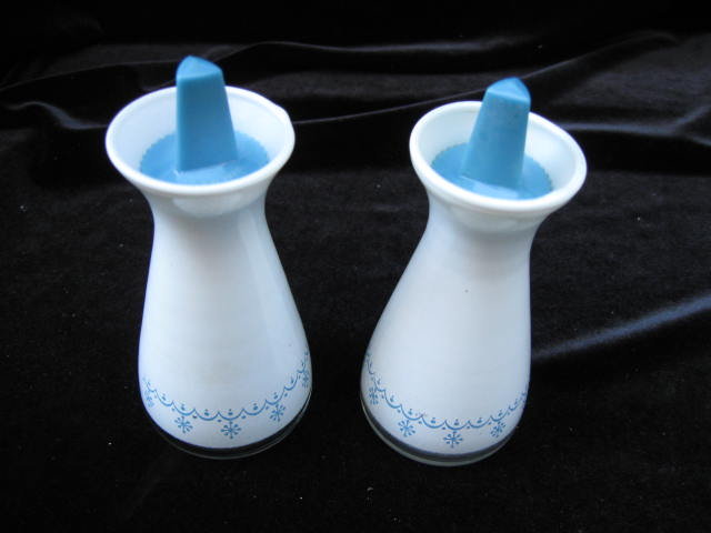 Vintage Pyrex Snowflake Garland Salt & Pepper Shakers