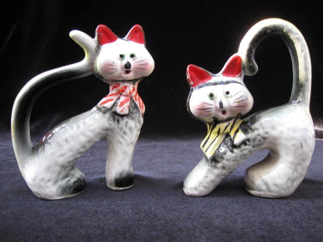 Vintage Arched Tail Cats Salt & Pepper Shakers Halloween Cats