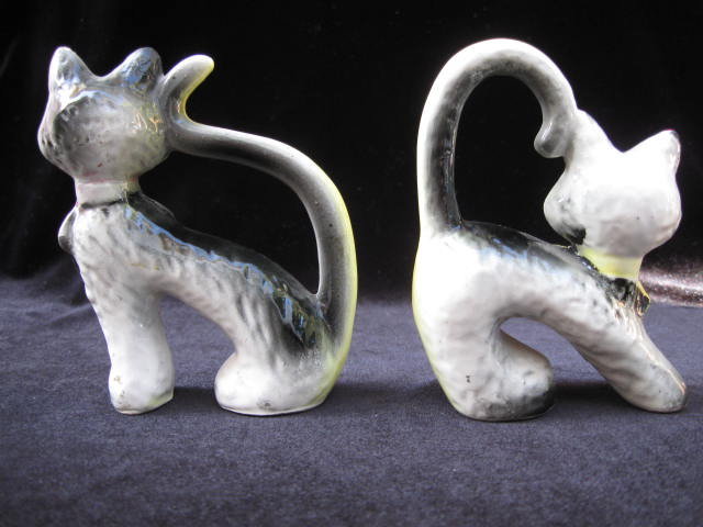 Vintage Arched Tail Cats Salt & Pepper Shakers Halloween Cats