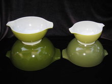Set of 4 Vintage Green or Verde Pyrex Cinderella Nesting Mixing Bowls