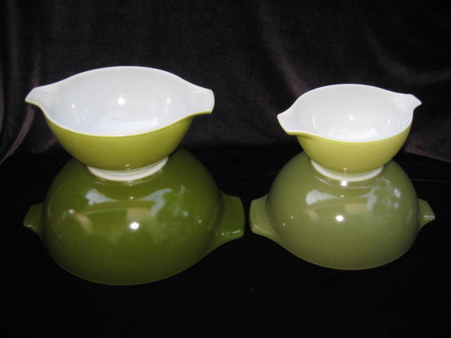 Set of 4 Vintage Green or Verde Pyrex Cinderella Nesting Mixing Bowls