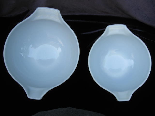 Set of 4 Vintage Green or Verde Pyrex Cinderella Nesting Mixing Bowls