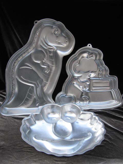 3 Wilton Cake Pans Elmo , Garfield, T Rex Dinosaur Care Pans