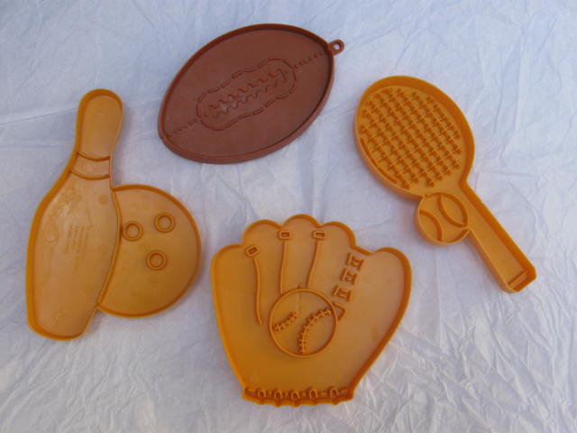 1979 The Wilton Yearbook Of Cake Decorating & 3 Wilton Sports Cookie Cutters