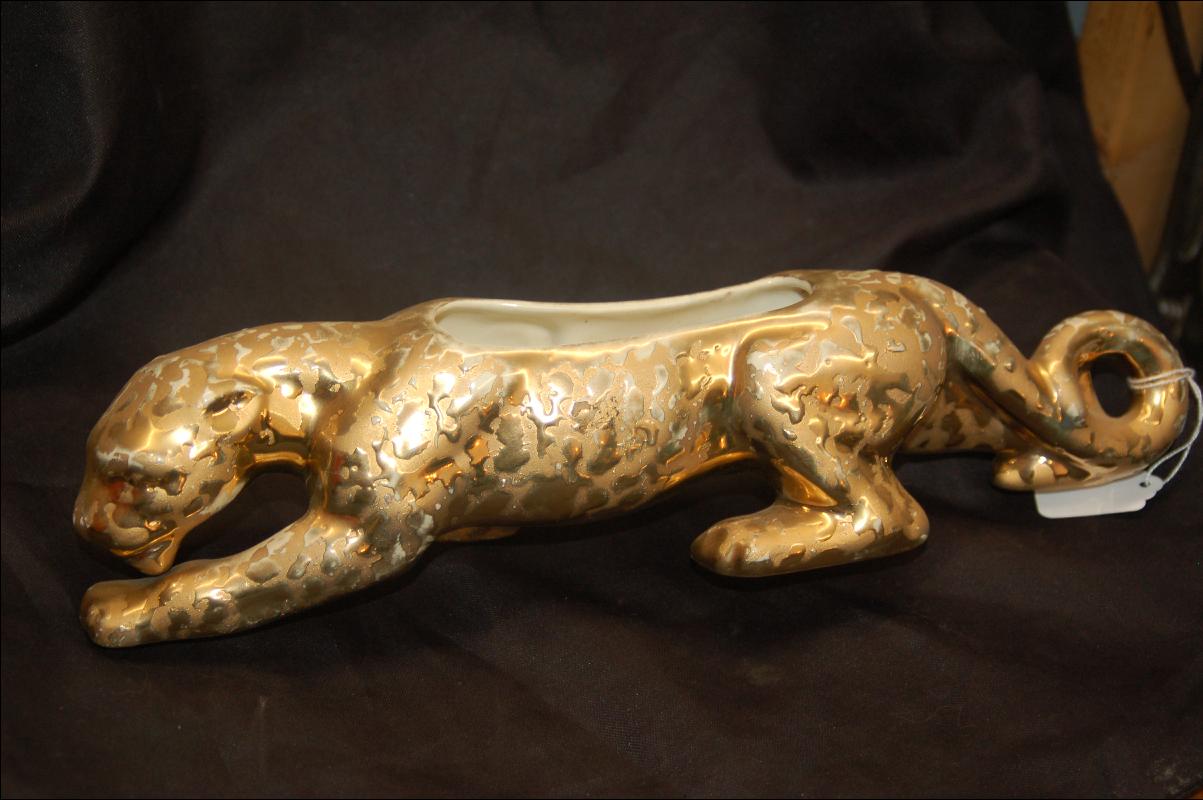 MCCOY POTTERY COUGAR GOLD DECORATED