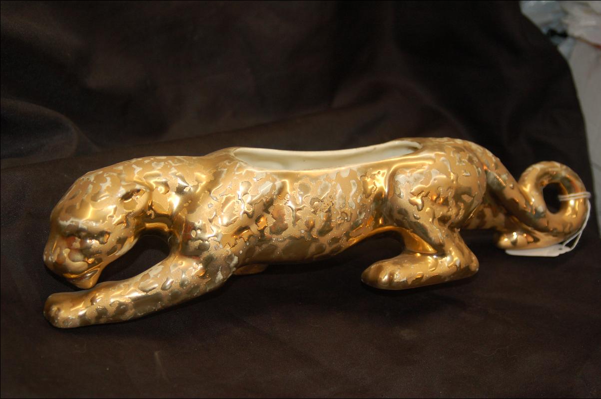 MCCOY POTTERY COUGAR GOLD DECORATED