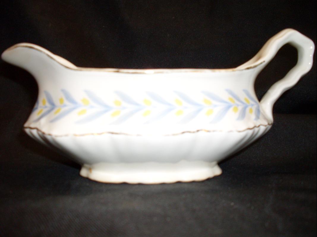W.S. GEORGE GRAVY BOAT