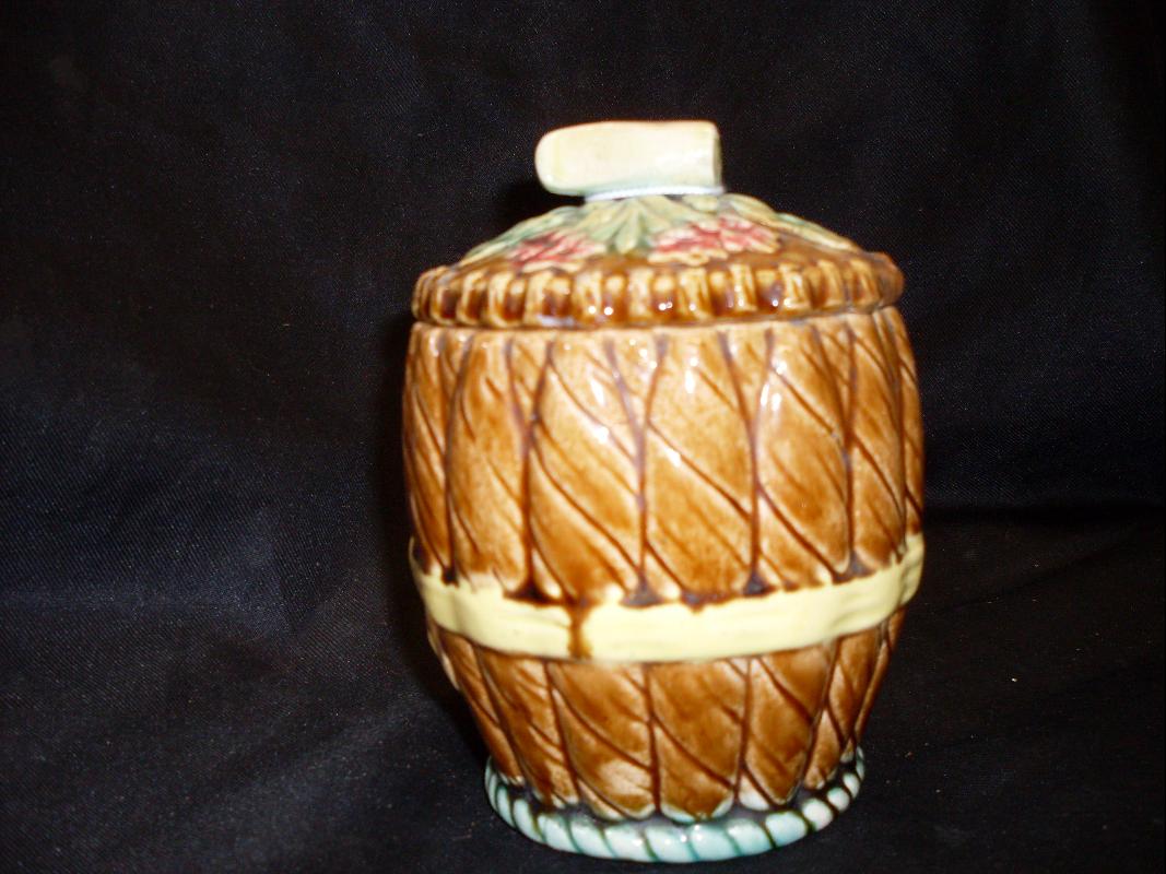 MAJOLICA