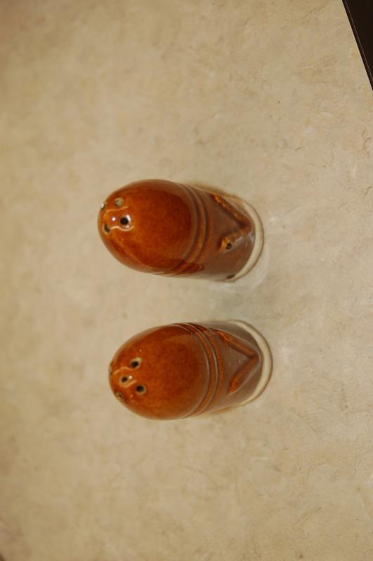 rare victory bullet/shell pottery salt and pepper