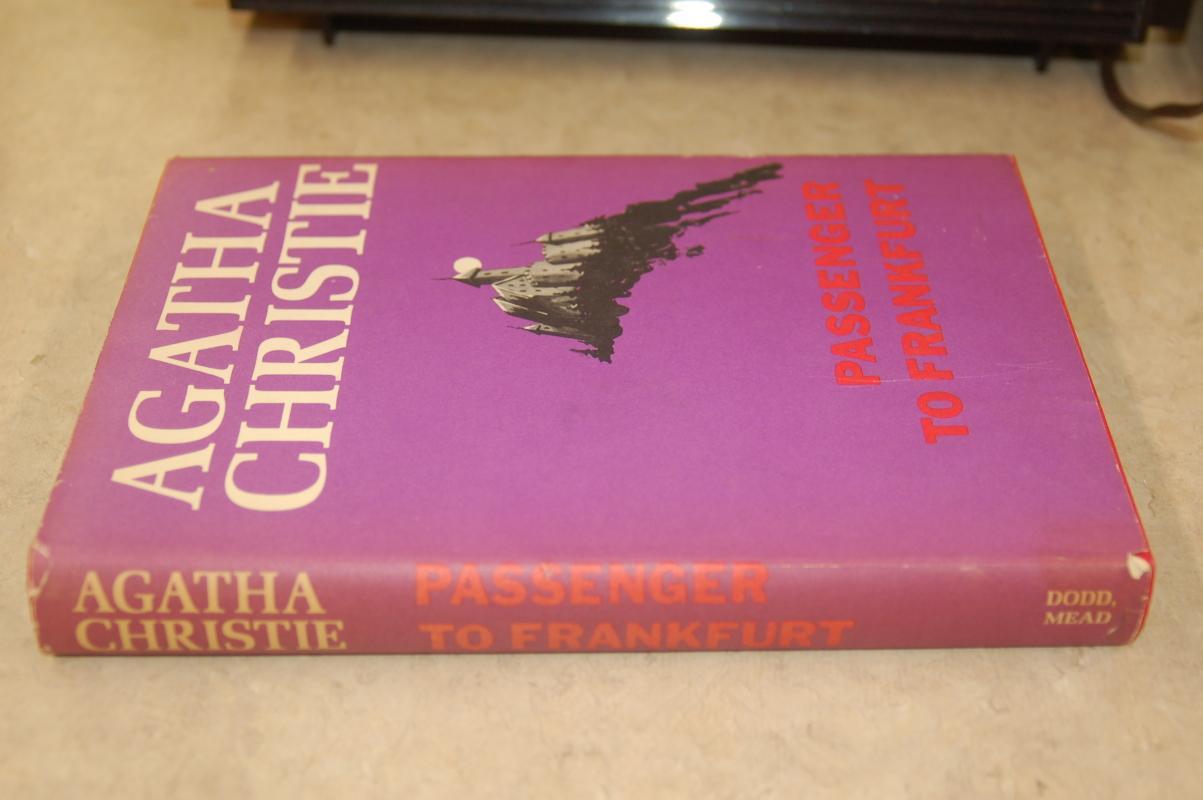 AGATHA CHRISTIE