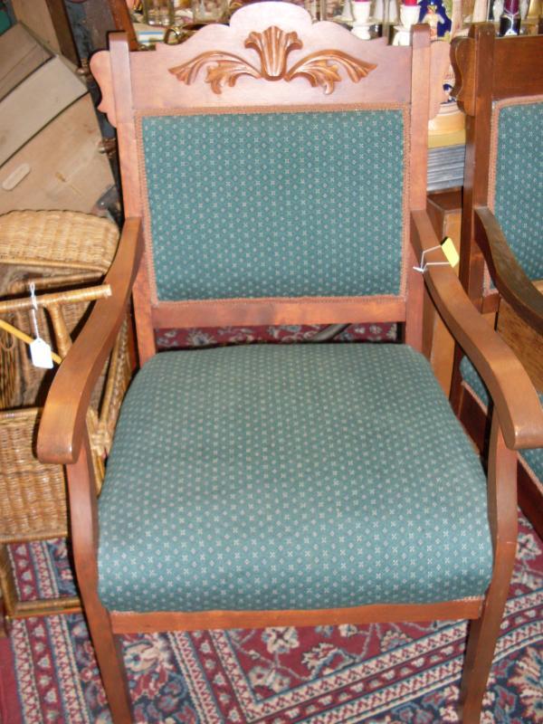 ANTIQUE VICTORIAN SIDE CHAIR