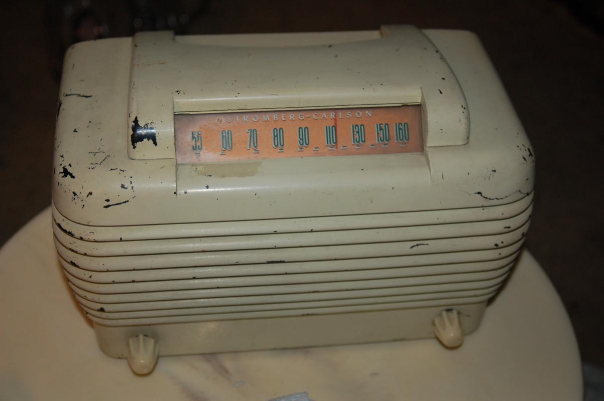 ANTIQUE STROMBERG-CARLSON RADIO