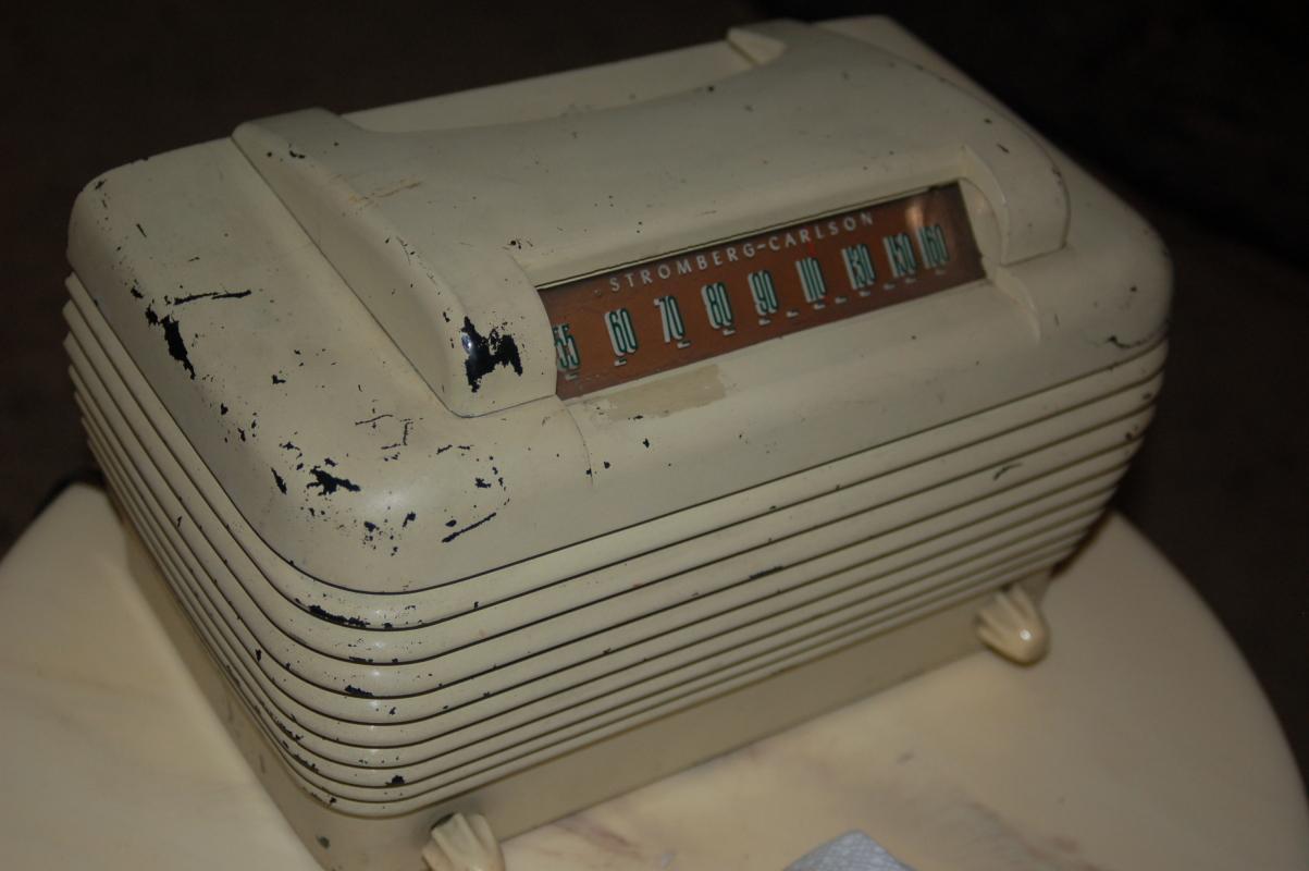 ANTIQUE STROMBERG-CARLSON RADIO
