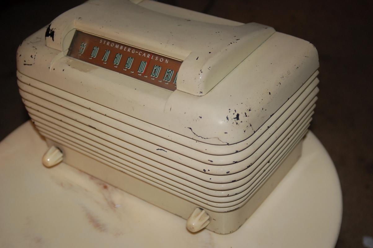 ANTIQUE STROMBERG-CARLSON RADIO