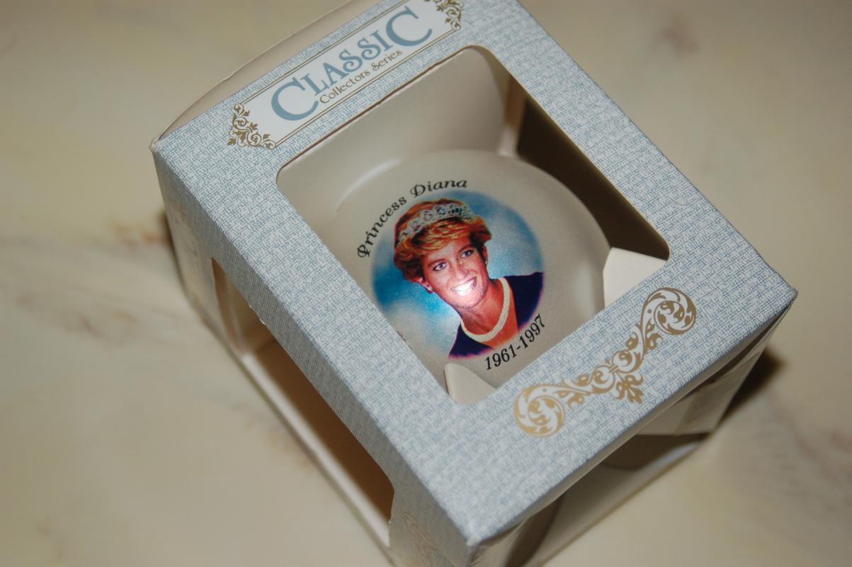 PRINCESS DIANA COLLECTIBLE CHRISTMAS ORNAMENT