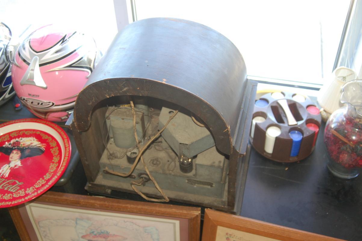 ANTIQUE CROSLY RADIO