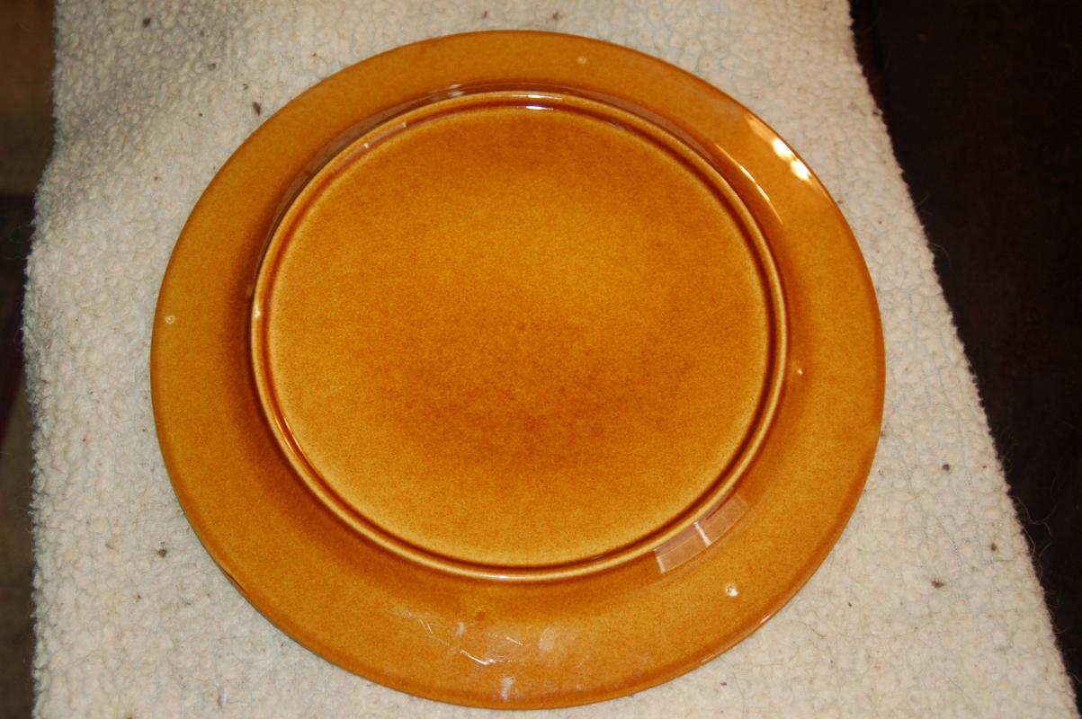 AWESOME DECORATED BROWN CERAMIC CHARGER!