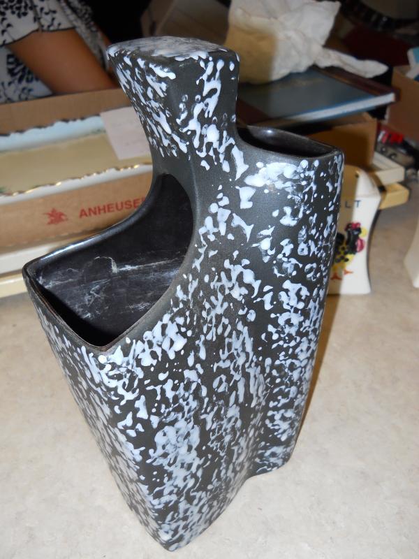 RED WING POTTERY VASE / PLANTER
