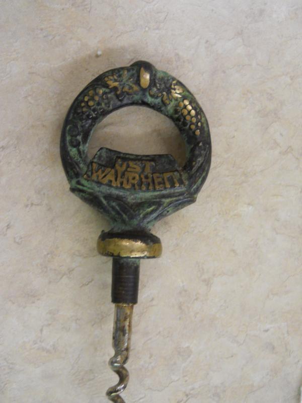COLLECTIBLE WINE BOTTLE OPENER!