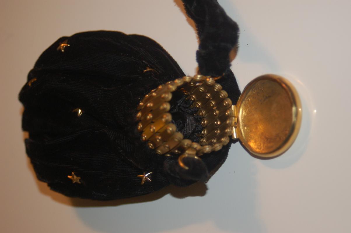 VINTAGE BEAUTY BAG FLAPPERS ERA
