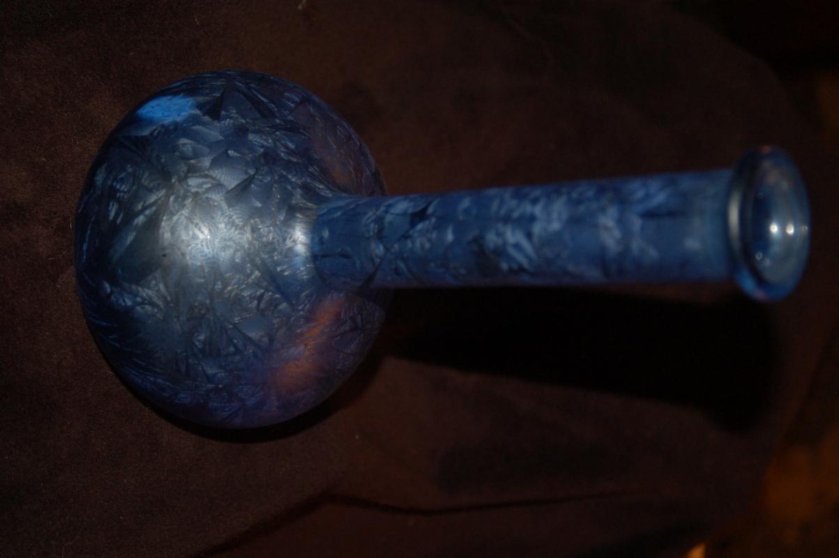BEAUTIFUL ANTIQUE BLUE BARBER BOTTLE