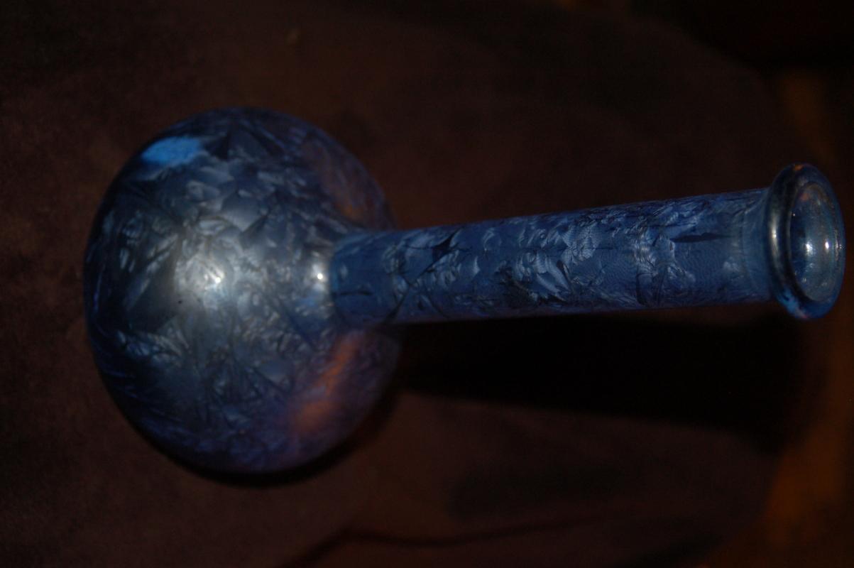 BEAUTIFUL ANTIQUE BLUE BARBER BOTTLE