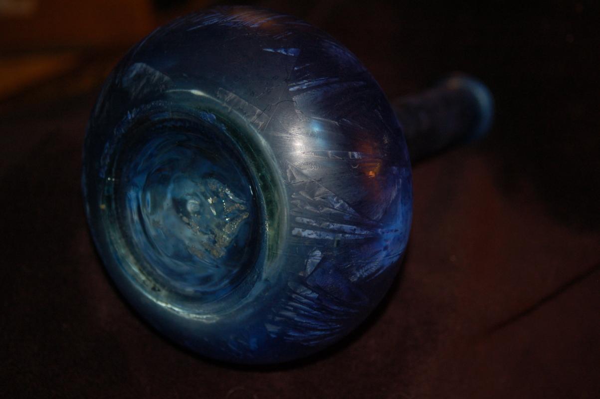 BEAUTIFUL ANTIQUE BLUE BARBER BOTTLE