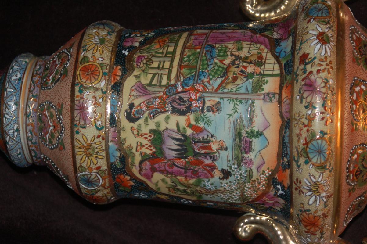 ANTIQUE ORIENTAL URN HAND PAINTED