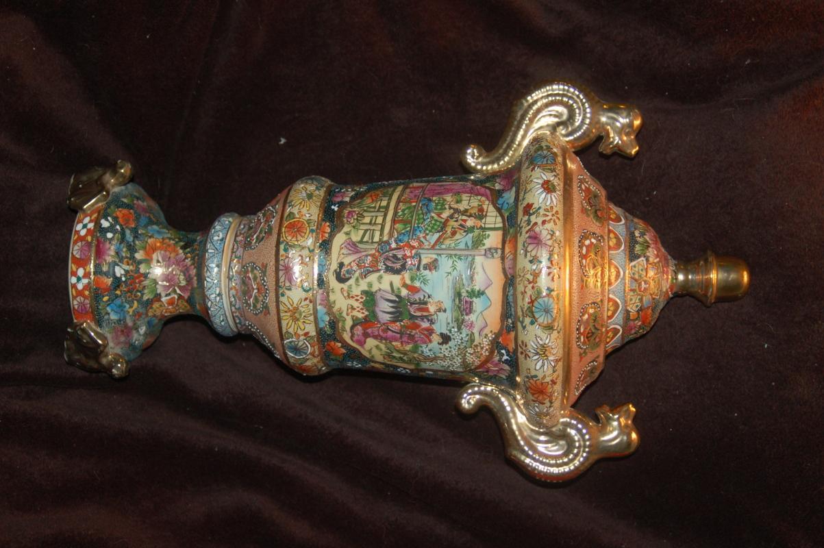 ANTIQUE ORIENTAL URN HAND PAINTED