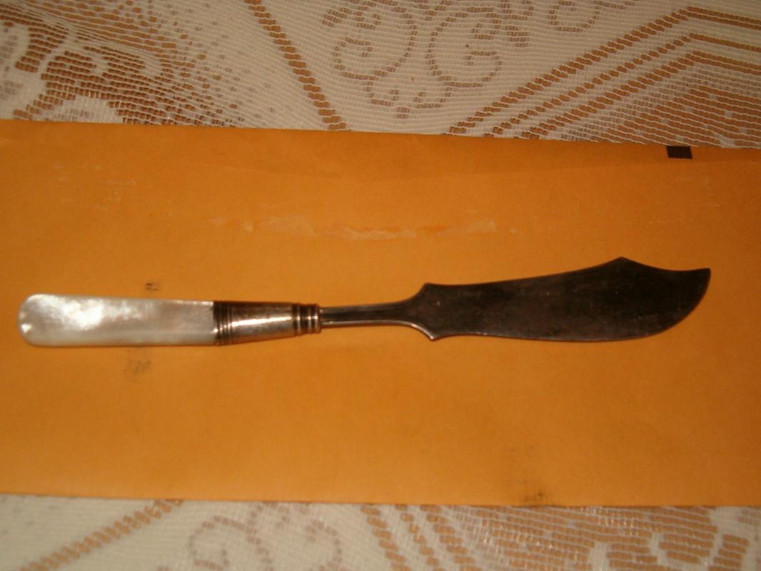 Sterling silver master butter knife/pearl handle