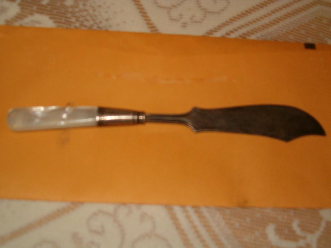 Sterling silver master butter knife/pearl handle