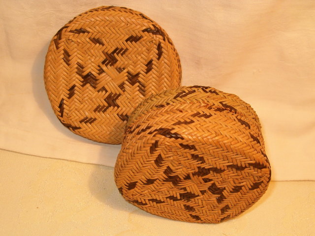 Tarahumara Indian basket/lid old