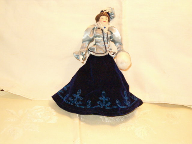 Victorian doll Avon 1987