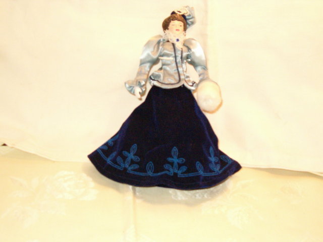 Victorian doll Avon 1987