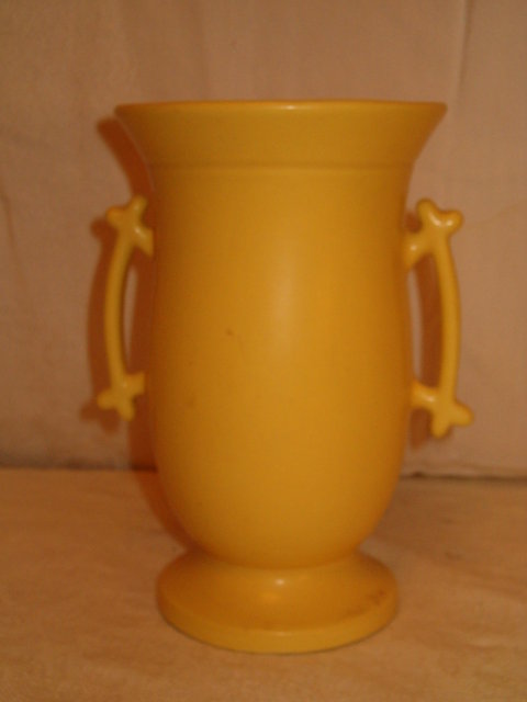 Monmouth handled vase-yellow