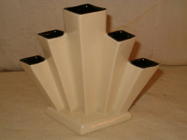 Rumrill Art Deco fan vase