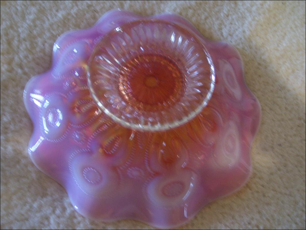 Vintage , Dugan Glass , Peach Opal , Rain Drop / Key hole , , Wavy , Collar Bowl